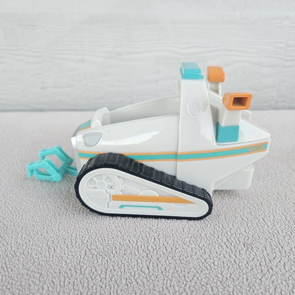 Paw Patrol Everest Snowmobile Action Figure Dog Spin Masters Preschool - Picture 2 of 12